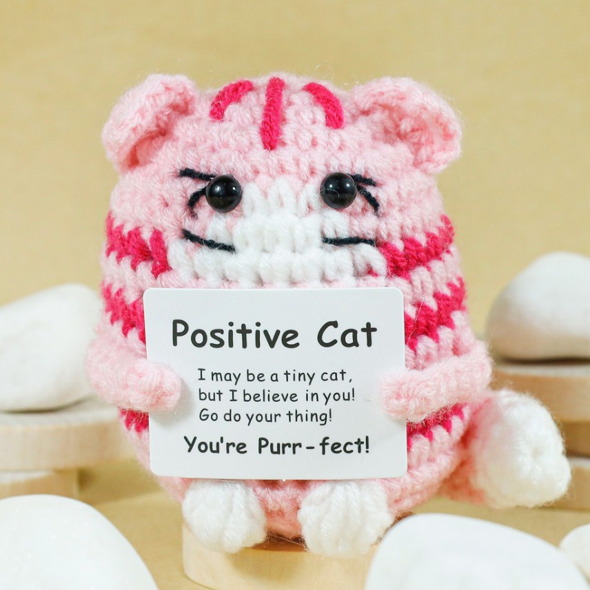 Home And Textiles Today - Boneka Kucing Rajut Lucu dengan Kartu,